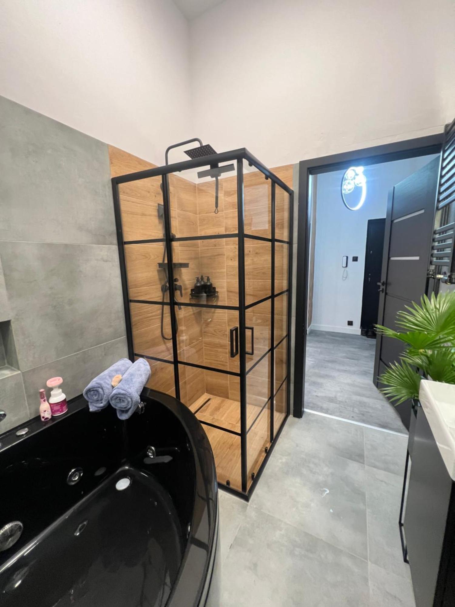 Loft W Centrum Z Jacuzzi Wroclaw Bagian luar foto