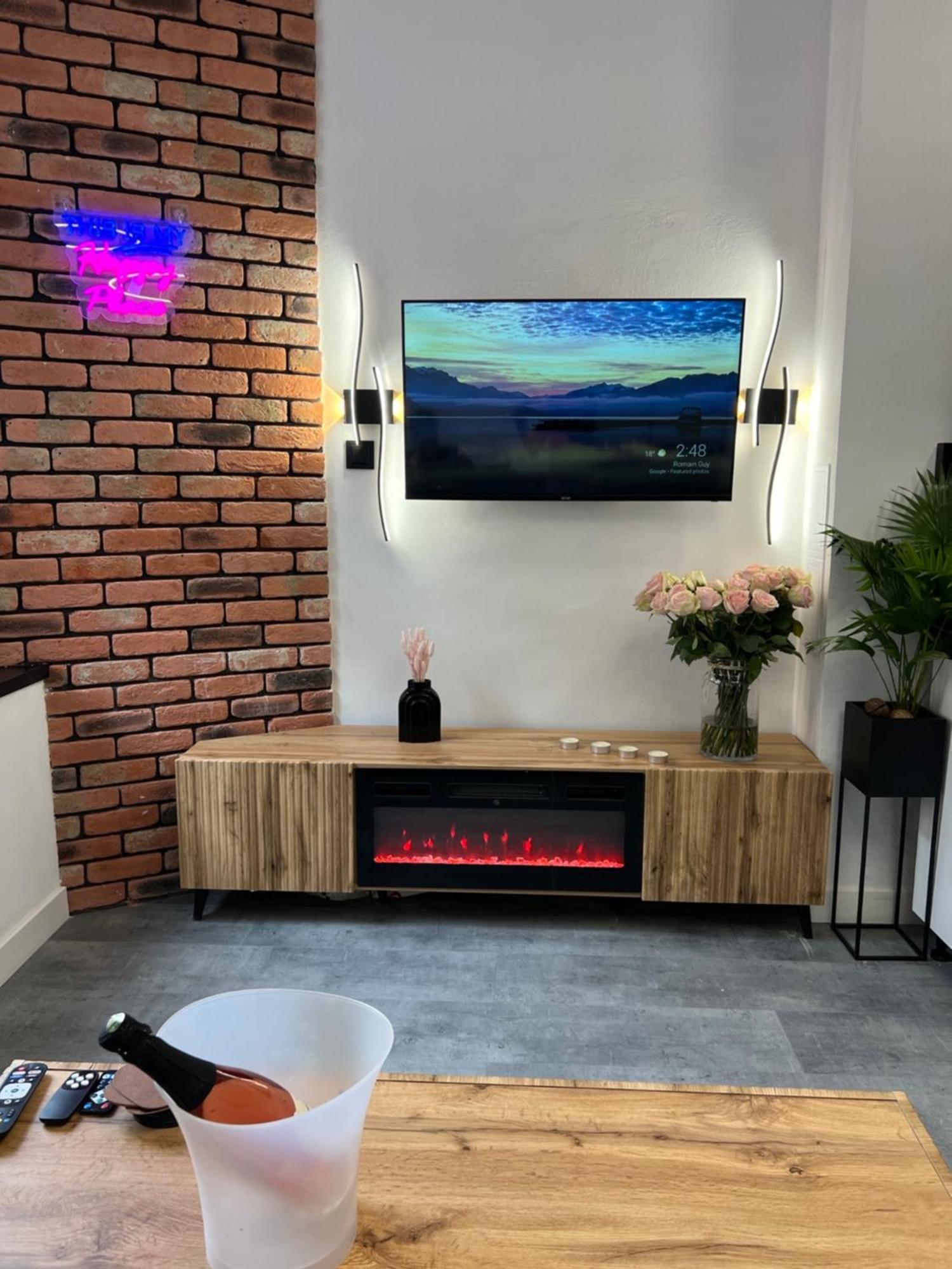 Loft W Centrum Z Jacuzzi Wroclaw Bagian luar foto